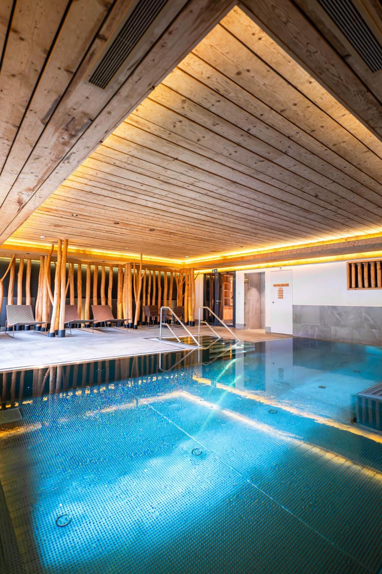 Hotel Spitzhorn Superieur Gstaad Exterior foto